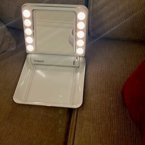 Conair Battery Operated White Travel Makeup Mirror with Lights